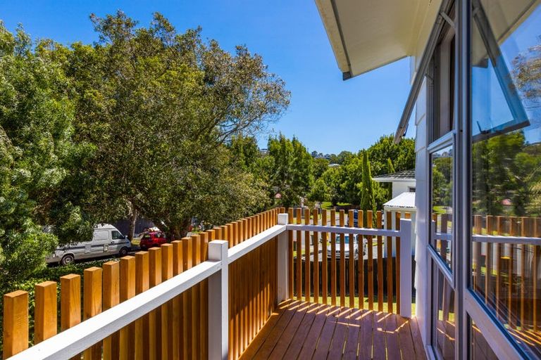 Photo of property in 18 William Hadlow Place, Hatfields Beach, Orewa, 0931