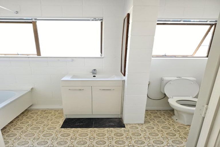 Photo of property in 45 Archers Road, Hillcrest, Auckland, 0629