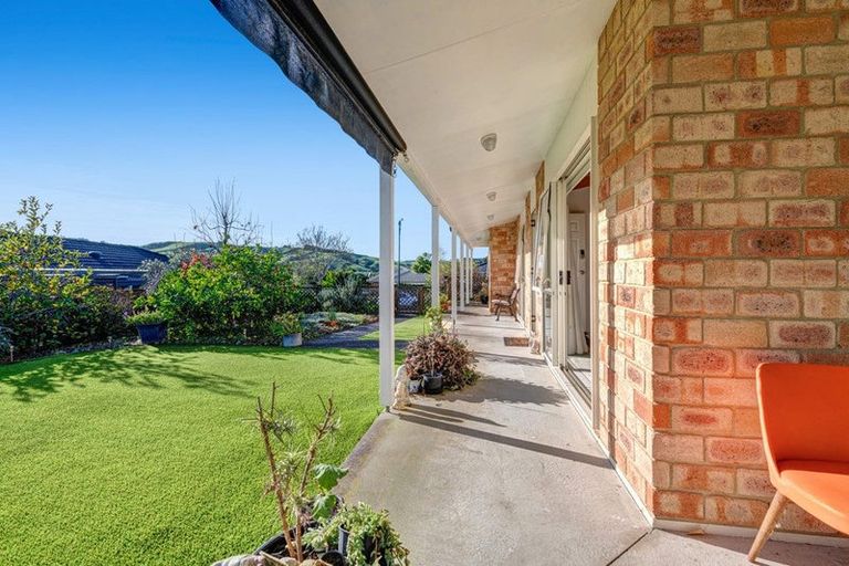 Photo of property in 72 Cabeleigh Drive, Helensville, 0800