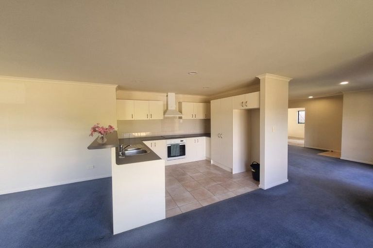 Photo of property in 46 View Ridge Drive, Ranui, Auckland, 0612
