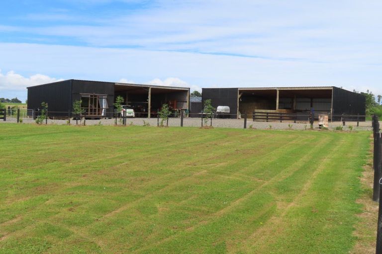 Photo of property in 490 Maharahara Road, Dannevirke, 4972