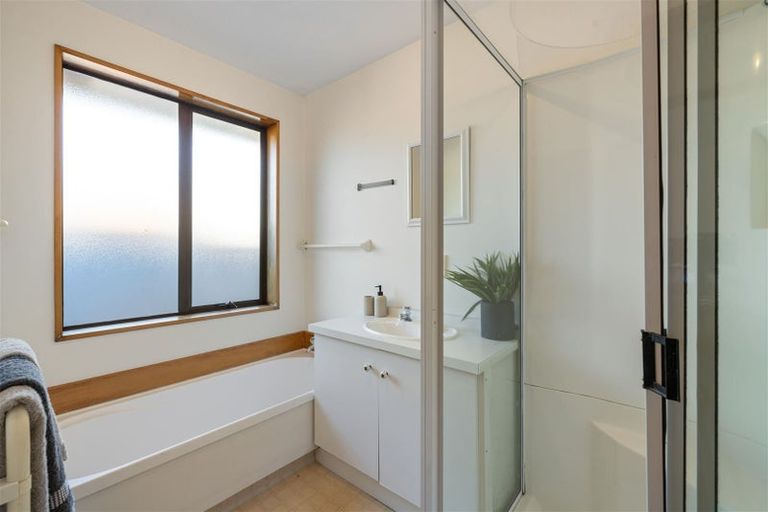 Photo of property in 4b Grassmere Street, Papanui, Christchurch, 8052