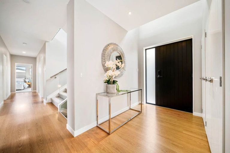 Photo of property in 674 East Coast Road, Pinehill, Auckland, 0630