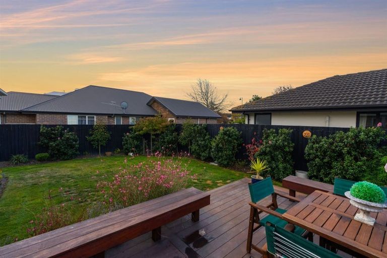 Photo of property in 31 Putake Drive, Parklands, Christchurch, 8083