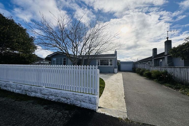 Photo of property in 21 Vernon Avenue, Takaro, Palmerston North, 4412
