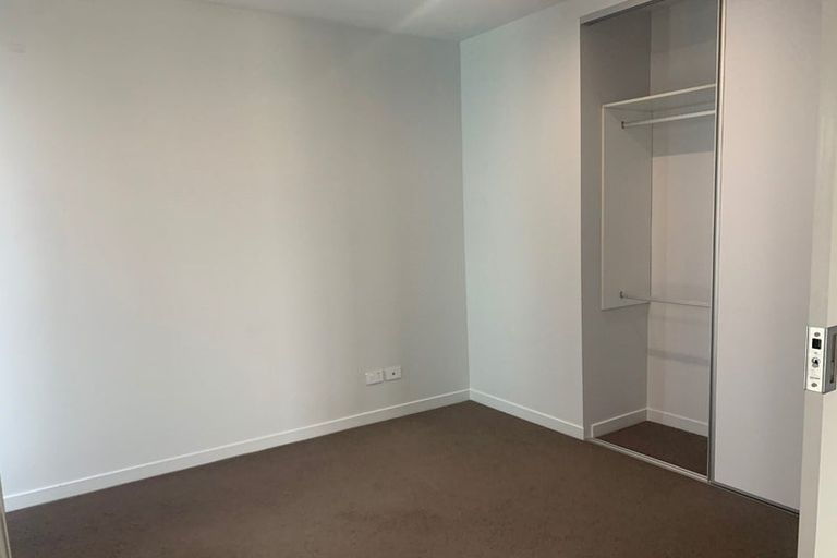 Photo of property in Frank Sargeson Apts, 508/74 Anzac Street, Takapuna, Auckland, 0622