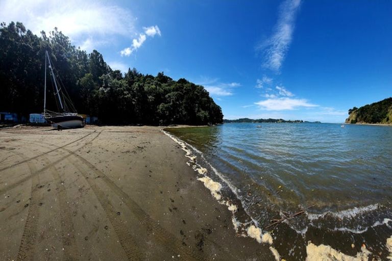 Photo of property in 11 Opahi Bay Road, Mahurangi West, Warkworth, 0983