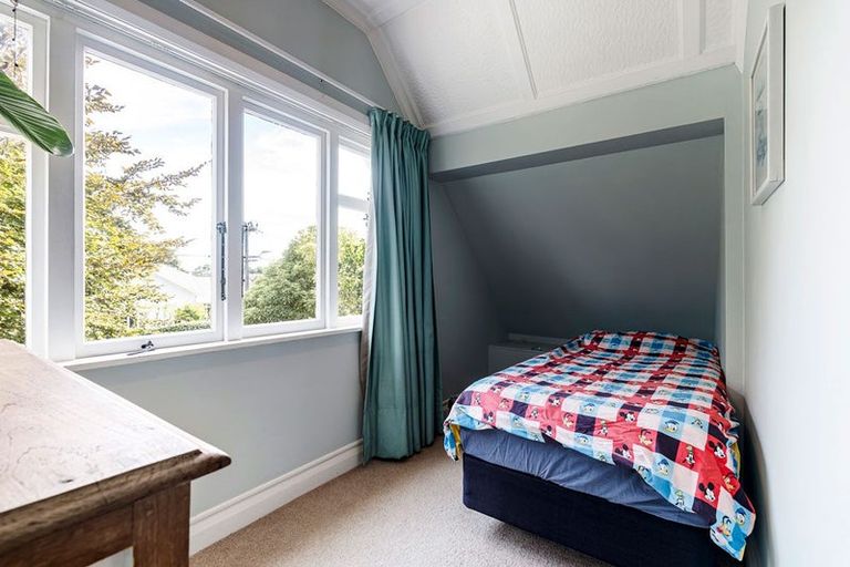 Photo of property in 47 Wallace Place, Westown, New Plymouth, 4310