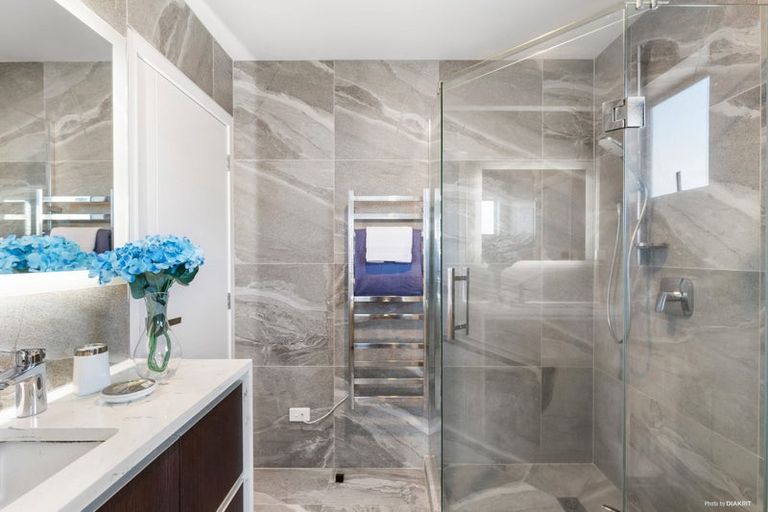 Photo of property in 407 Lake Road, Takapuna, Auckland, 0622