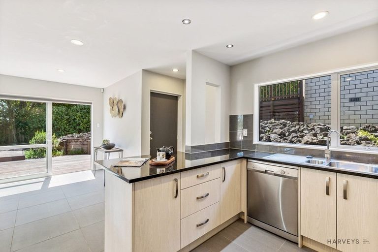 Photo of property in 75b Pleasant Road, Glen Eden, Auckland, 0602