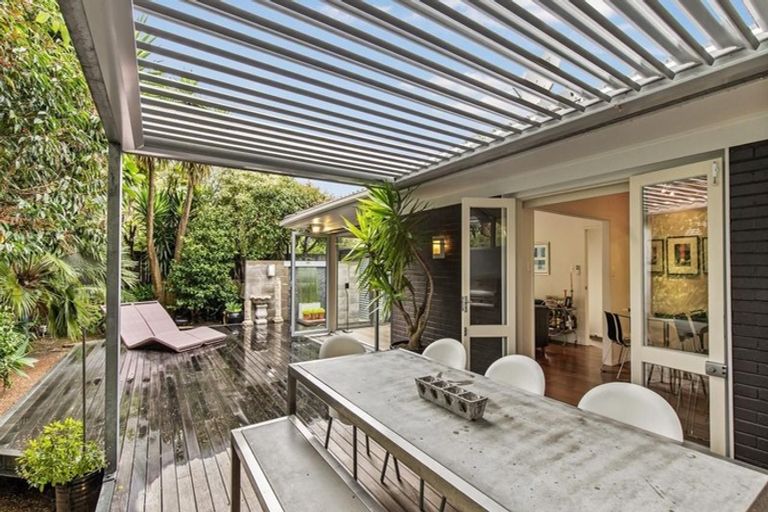 Photo of property in 2/31 Bracken Avenue, Takapuna, Auckland, 0622