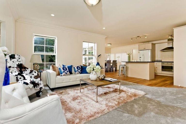 Photo of property in 9a Moore Street, Hillcrest, Auckland, 0627
