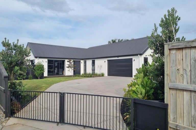 Photo of property in 128 Kupe Drive, Whitianga, 3510