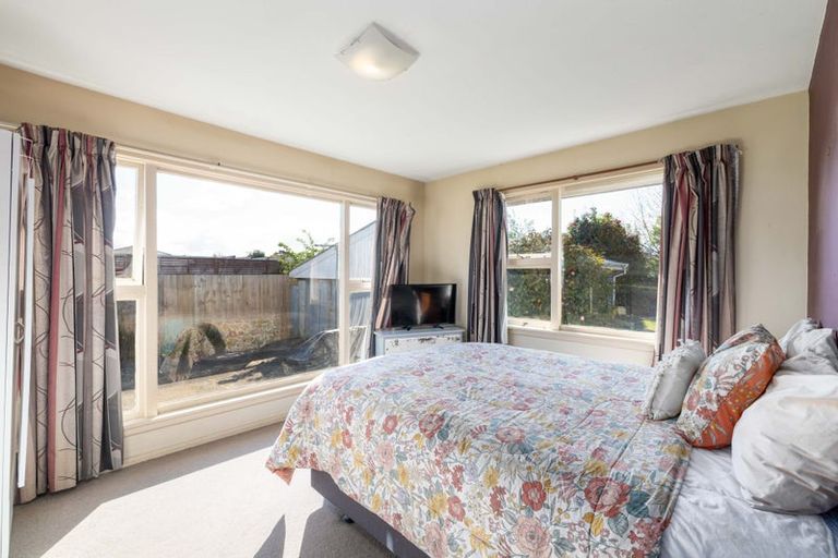 Photo of property in 21 Norrie Street, Redwood, Christchurch, 8051