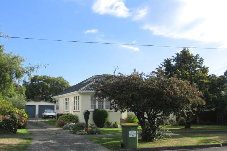 Photo of property in 9a Coates Grove, Silverstream, Upper Hutt, 5019