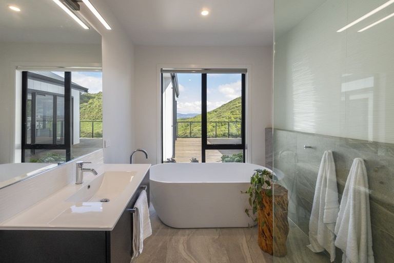 Photo of property in 23 Promontory Crescent, Newlands, Wellington, 6037