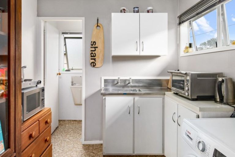 Photo of property in 14 Harbour View Road, Omokoroa, 3114