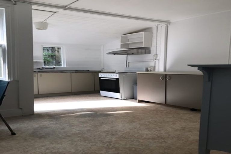 Photo of property in 20 Macdonald Crescent, Te Aro, Wellington, 6011