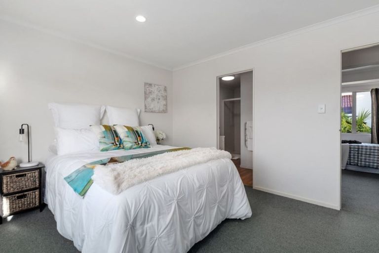 Photo of property in 1/16 Ocean View Road, Hatfields Beach, Orewa, 0931