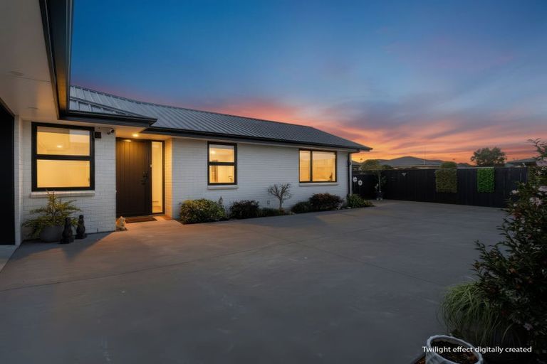 Photo of property in 37 Daniel Place, Kelvin Grove, Palmerston North, 4414