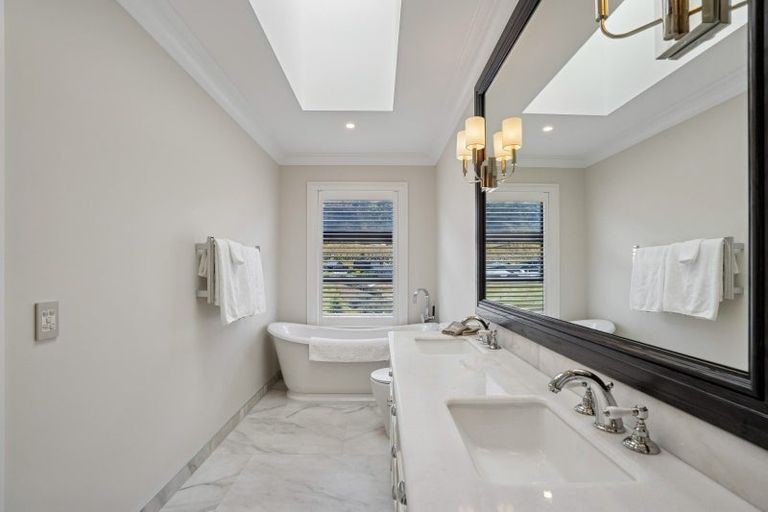 Photo of property in 40 Cunninghams Drive, Jacks Point, Queenstown, 9371