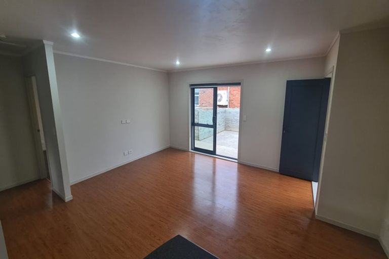 Photo of property in 197 Edmonton Road, Te Atatu South, Auckland, 0610