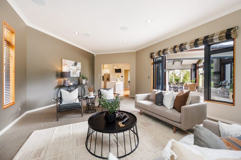 Photo of property in 7 Titirangi Drive, Fitzherbert, Palmerston North, 4471