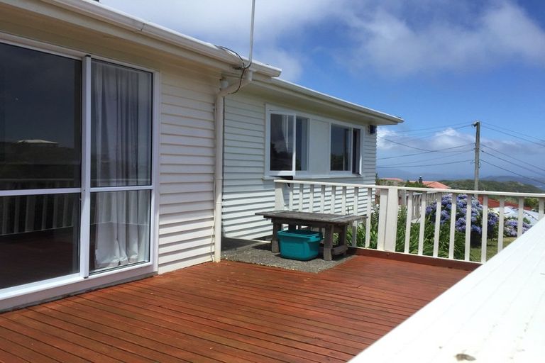 Photo of property in 41 Salford Street, Newlands, Wellington, 6037