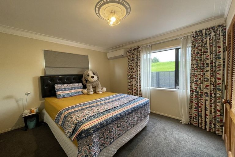 Photo of property in 54 Spence Road, Henderson, Auckland, 0612