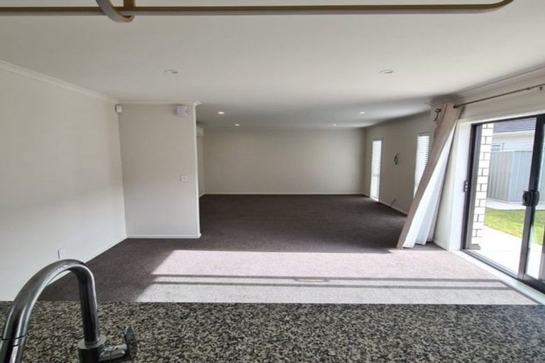 Photo of property in 28 Manor Park Road, Manor Park, Lower Hutt, 5019