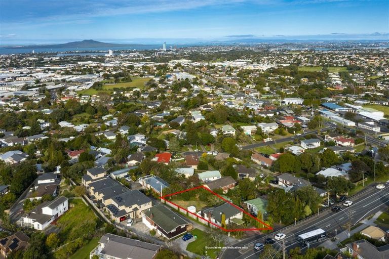 Photo of property in 70 Chivalry Road, Glenfield, Auckland, 0629