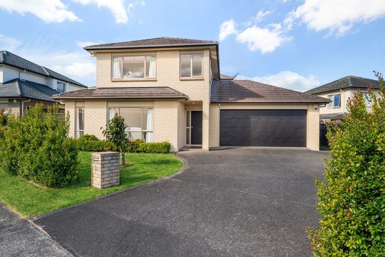 Photo of property in 11 Kouras Place, Flat Bush, Auckland, 2016