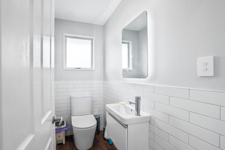 Photo of property in 19 Courtfield Close, Parklands, Christchurch, 8083