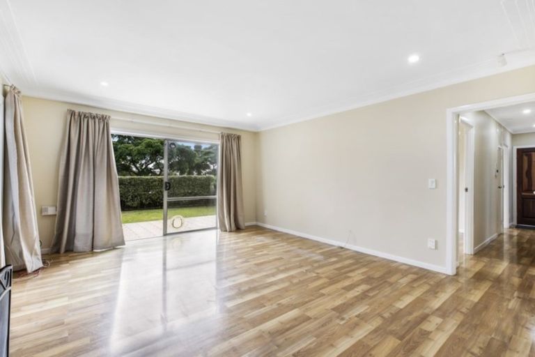 Photo of property in 9a Gloucester Road, Manurewa, Auckland, 2102