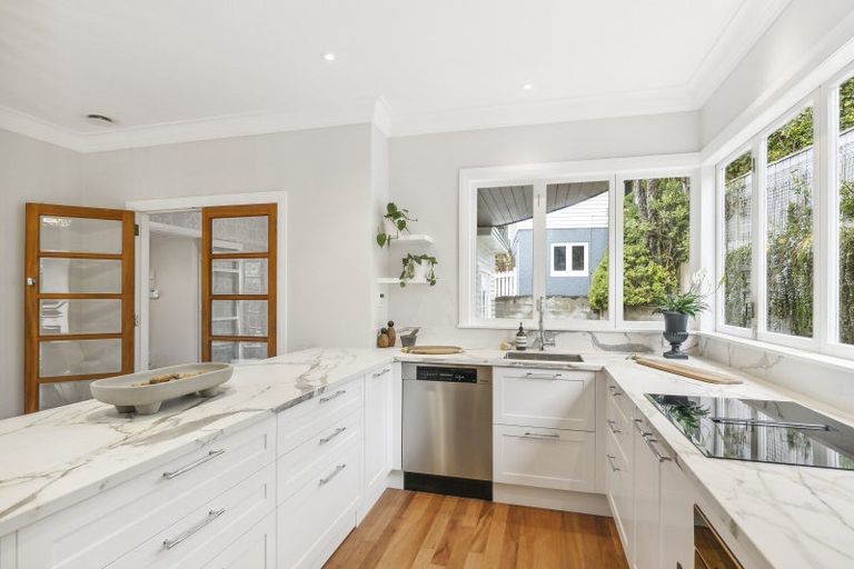 Photo of property in 32 Cecil Road, Wadestown, Wellington, 6012