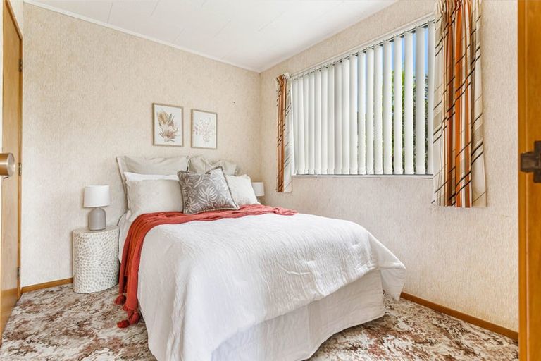 Photo of property in 14a Chablis Place, Henderson, Auckland, 0612