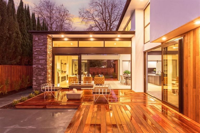 Photo of property in 99a Fendalton Road, Fendalton, Christchurch, 8014