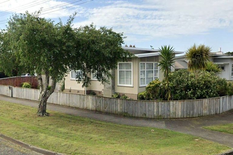 Photo of property in 92 Queen Street West, Levin, 5510