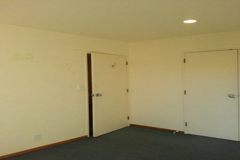 Photo of property in 22 Marina View, Paremata, Porirua, 5026