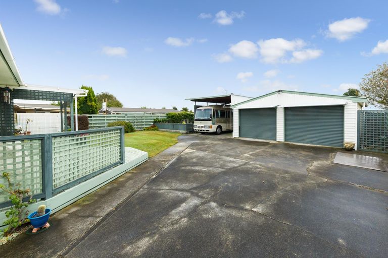 Photo of property in 36 John F Kennedy Drive, Milson, Palmerston North, 4414