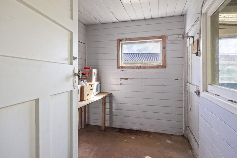 Photo of property in 11 Riemenschneider Street, Manaia, 4612