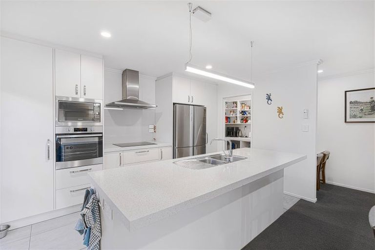 Photo of property in 136 Rowses Road, Aranui, Christchurch, 8061