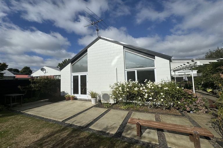 Photo of property in 1/18 Maidstone Road, Ilam, Christchurch, 8041