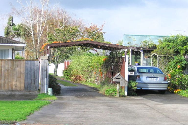 Photo of property in 102 Botany Road, Botany Downs, Auckland, 2010