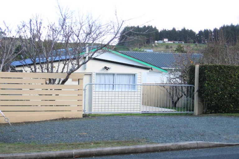 Photo of property in 2 Grand View Road, Leigh, 0985