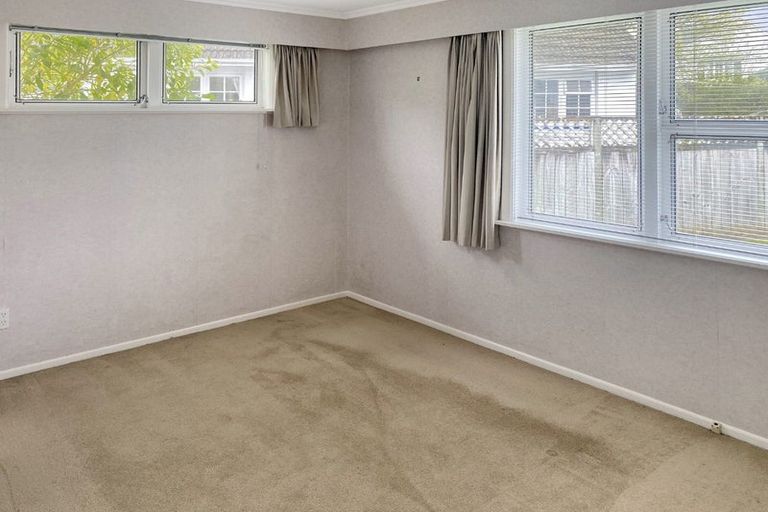 Photo of property in 2b Sutherland Avenue, Silverstream, Upper Hutt, 5019