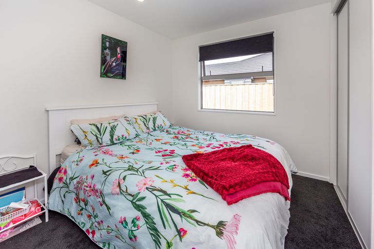 Photo of property in 56 Gillman Place, Pegasus, 7612