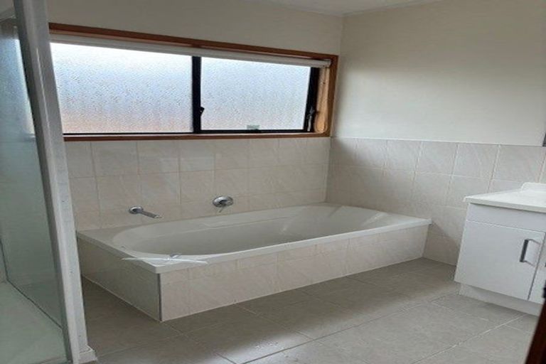 Photo of property in 2/8 Jutland Road, Hauraki, Auckland, 0622