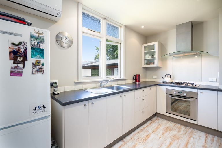 Photo of property in 14 Roxburgh Street, Sydenham, Christchurch, 8023