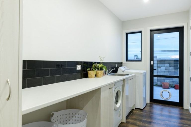 Photo of property in 2 Saint Thomas Avenue, Pyes Pa, Tauranga, 3112